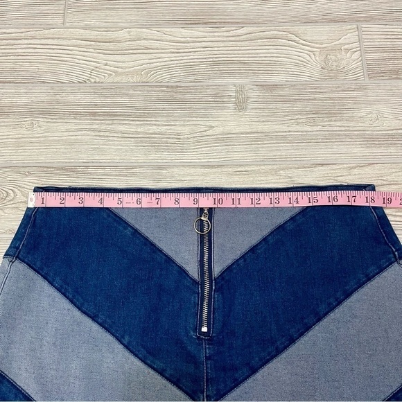 FOREVER 21 PLUS SIZES DENIM Mini Skirt Stretchy Size 2X Y2K Style - Picture 8 of 9